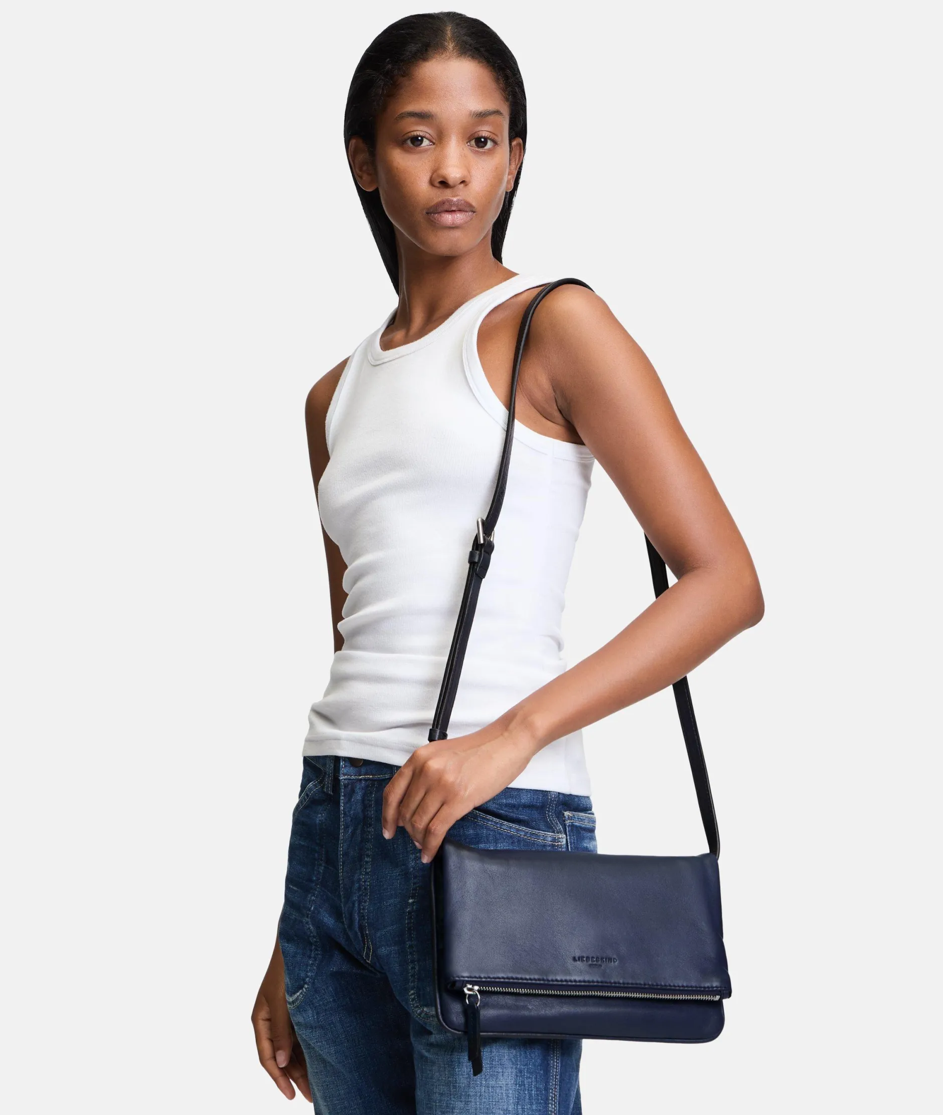 LIEBESKIND BERLIN Aloe Crossbody M