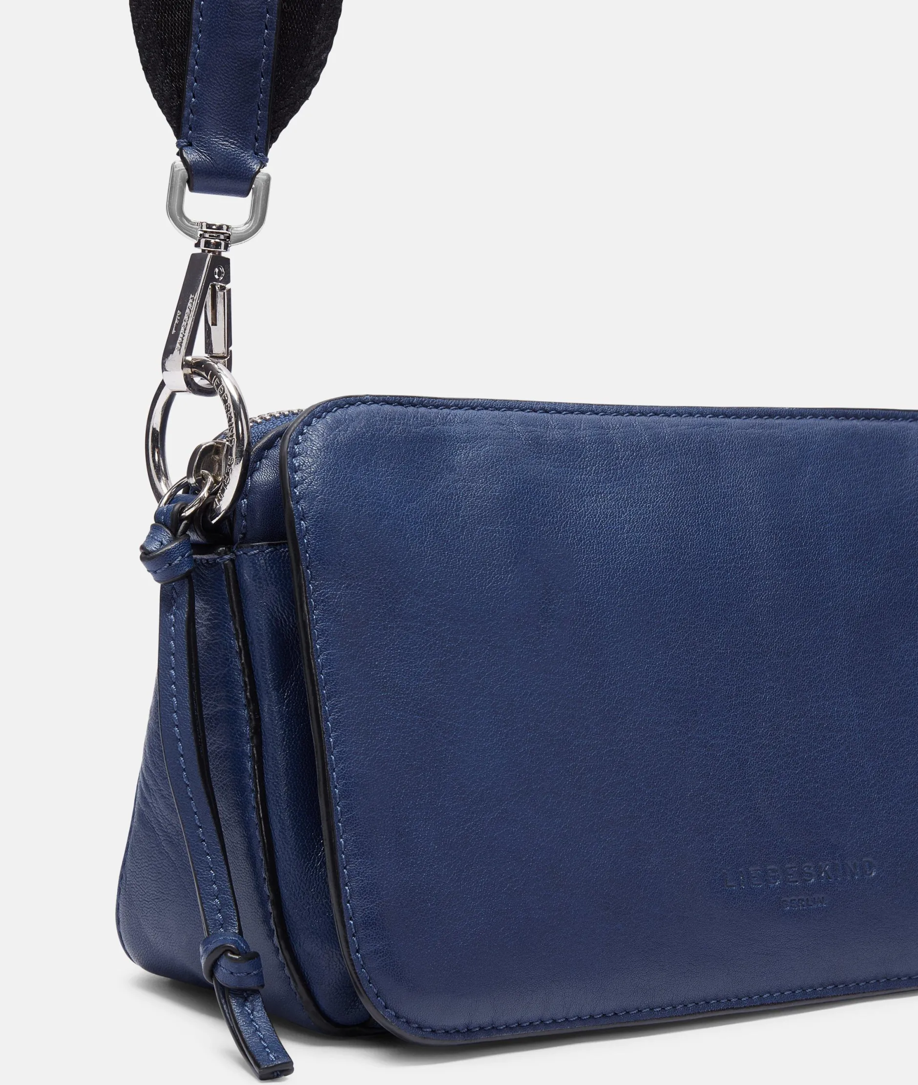 LIEBESKIND BERLIN Clarice Crossbody M